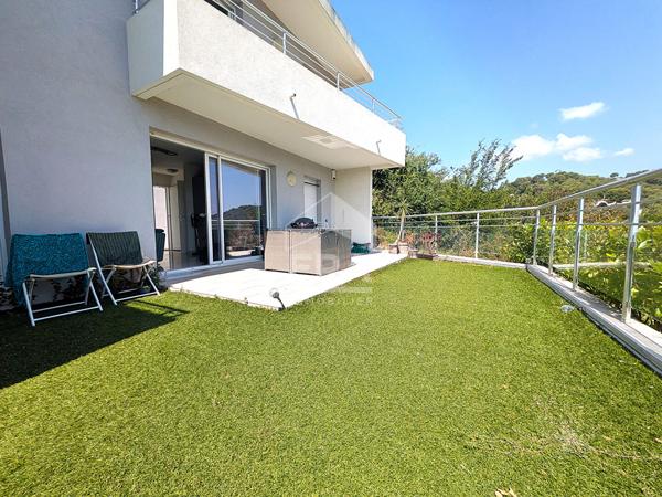 Saint-Laurent-du-Var Magnifique duplex 4 pièces de 80 m² avec terrasse exceptionnelle, piscine et vue dégagée