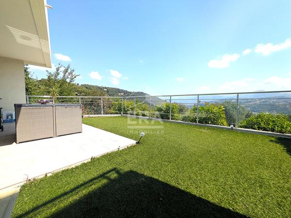 Saint-Laurent-du-Var Magnifique duplex 4 pièces de 80 m² avec terrasse exceptionnelle, piscine et vue dégagée
