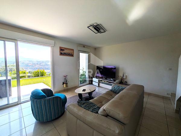 Saint-Laurent-du-Var Magnifique duplex 4 pièces de 80 m² avec terrasse exceptionnelle, piscine et vue dégagée
