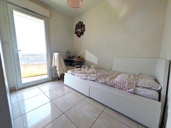 Saint-Laurent-du-Var Magnifique duplex 4 pièces de 80 m² avec terrasse exceptionnelle, piscine et vue dégagée