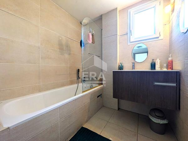 Saint-Laurent-du-Var Magnifique duplex 4 pièces de 80 m² avec terrasse exceptionnelle, piscine et vue dégagée