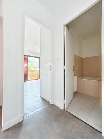 Saint-Affrique (12400) APPARTEMENT F2 DE 38 M² AVEC TERRASSE