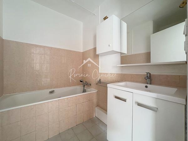 Saint-Affrique (12400) APPARTEMENT F2 DE 38 M² AVEC TERRASSE