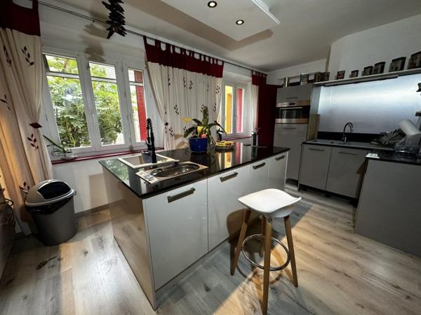 Maison mitoyenne 2 côtés Val-de-Dagne 153 m²