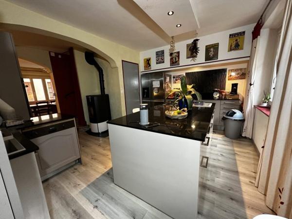 Maison mitoyenne 2 côtés Val-de-Dagne 153 m²