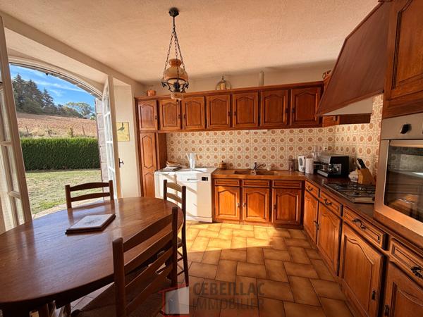 Maison 9 pièce(s) 5 chambre(s) 179 m²