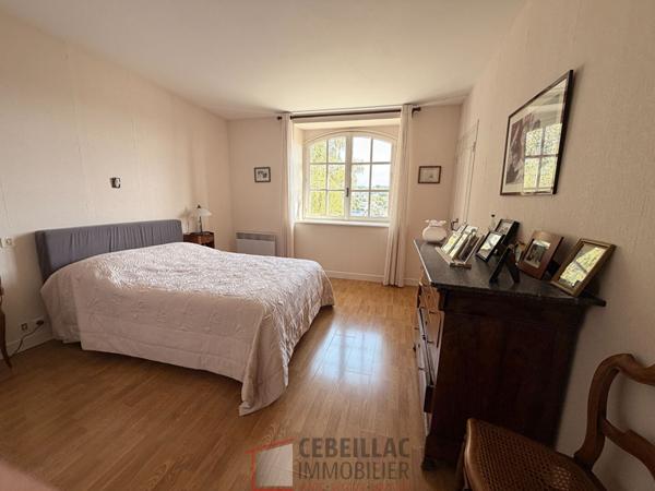 Maison 9 pièce(s) 5 chambre(s) 179 m²