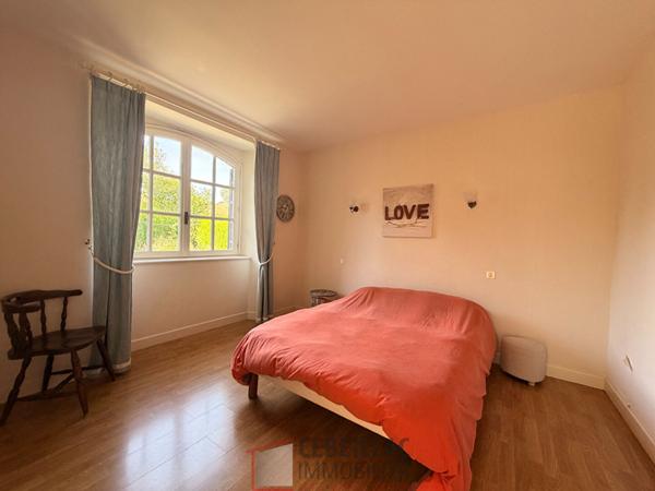 Maison 9 pièce(s) 5 chambre(s) 179 m²