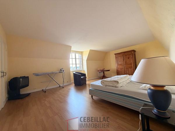 Maison 9 pièce(s) 5 chambre(s) 179 m²