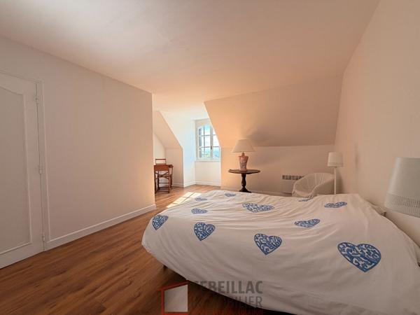 Maison 9 pièce(s) 5 chambre(s) 179 m²