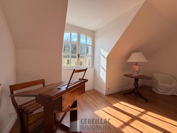 Maison 9 pièce(s) 5 chambre(s) 179 m²