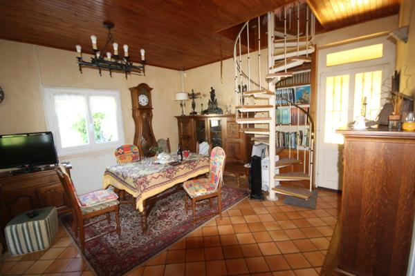 Dpt Isère (38), à vendre LES ABRETS maison P6 de 172 m² sur parc de 9198 m²