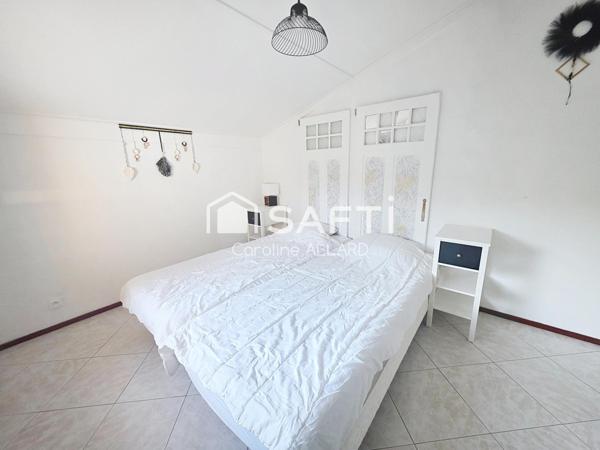 Maison de Plain-pied T5 sur une parcelle de 786m² avec piscine