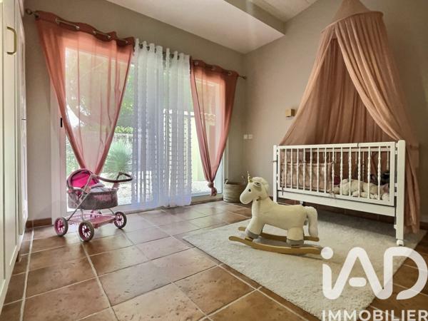 Maison à vendre 6 pièces 185 m² Saint-Martin-de-Crau