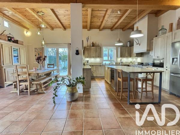 Maison à vendre 6 pièces 185 m² Saint-Martin-de-Crau