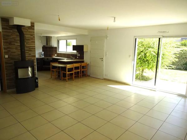 Location - Maison Saint-Germain-en-Coglès 35133 5 pièces 122 m 2 708 m 2