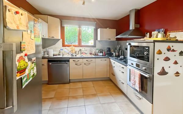 Maison à vendre    5 pièces •  Finhan