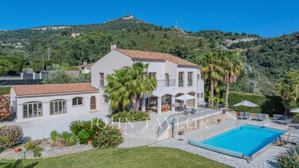 Villa vue mer – Jardin plat – Proche Monaco