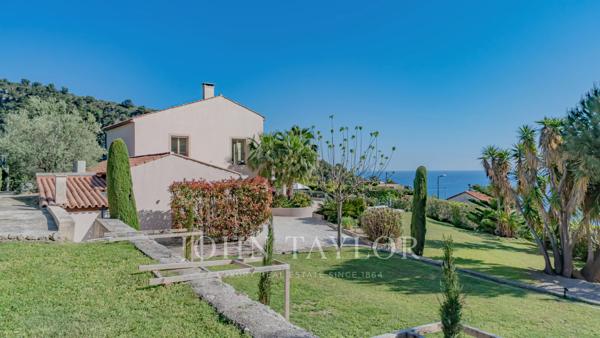 Villa vue mer – Jardin plat – Proche Monaco