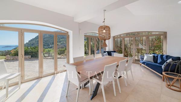 Villa vue mer – Jardin plat – Proche Monaco