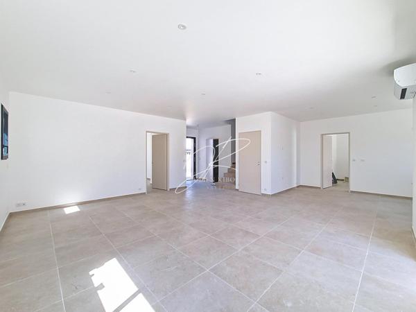 Villa neuve T6 4 chambres 139 m² piscine et garage
