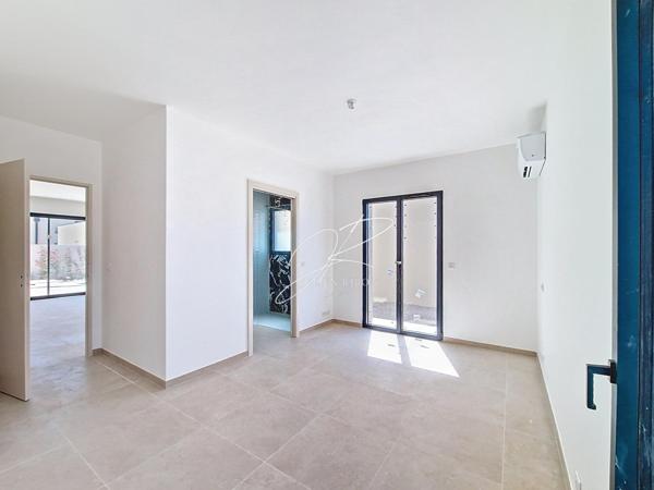 Villa neuve T6 4 chambres 139 m² piscine et garage