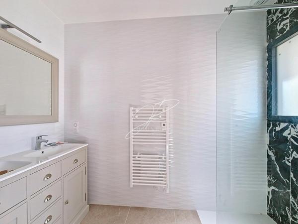 Villa neuve T6 4 chambres 139 m² piscine et garage