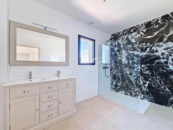 Villa neuve T6 4 chambres 139 m² piscine et garage