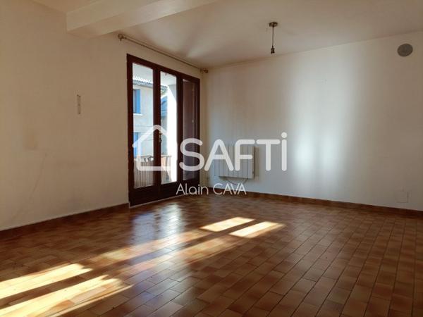 Maison de village sur 3 niveaux de 240m² divisé en 2 appartements avec garage