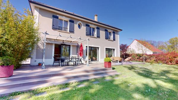 MONTFERMEIL-FRANCEVILLE LUXUEUSE MAISON D'ARCHITECTE, UN HAVRE DE PAIX AUX PORTES DE PARIS (230 m2)