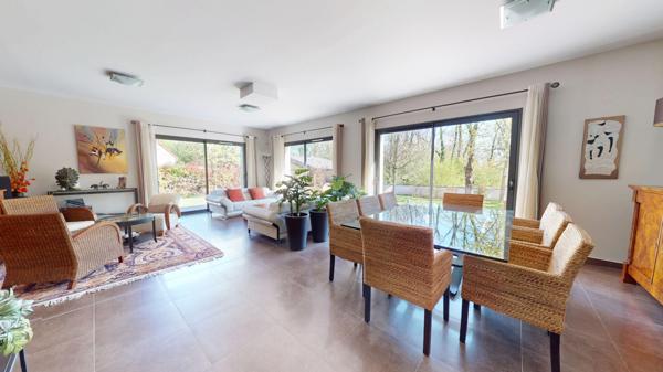 MONTFERMEIL-FRANCEVILLE LUXUEUSE MAISON D'ARCHITECTE, UN HAVRE DE PAIX AUX PORTES DE PARIS (230 m2)