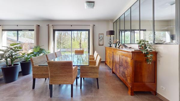 MONTFERMEIL-FRANCEVILLE LUXUEUSE MAISON D'ARCHITECTE, UN HAVRE DE PAIX AUX PORTES DE PARIS (230 m2)