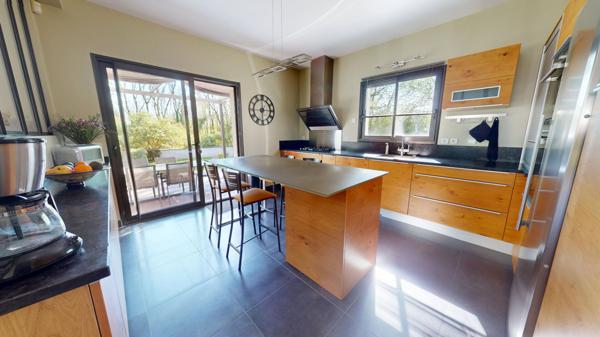 MONTFERMEIL-FRANCEVILLE LUXUEUSE MAISON D'ARCHITECTE, UN HAVRE DE PAIX AUX PORTES DE PARIS (230 m2)