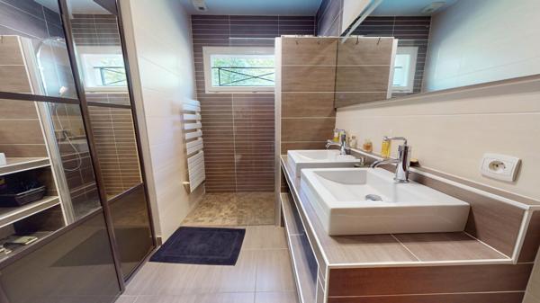 MONTFERMEIL-FRANCEVILLE LUXUEUSE MAISON D'ARCHITECTE, UN HAVRE DE PAIX AUX PORTES DE PARIS (230 m2)