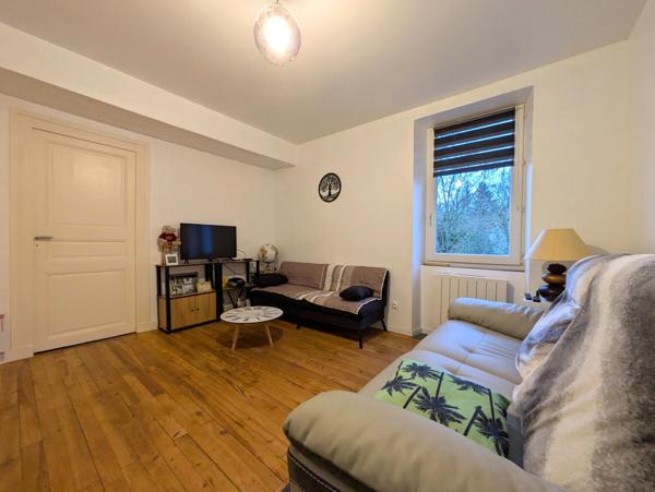 APPARTEMENT 58 m2 - 2/3 CHAMBRES - CAVE - GARAGE - EXTÉRIEUR - REZ DE CHAUSSEE