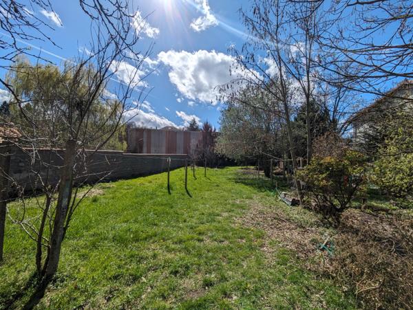 APPARTEMENT 58 m2 - 2/3 CHAMBRES - CAVE - GARAGE - EXTÉRIEUR - REZ DE CHAUSSEE