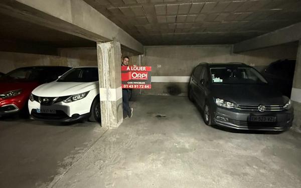Stationnement à louer    12,50 m2 Ivry-sur-Seine