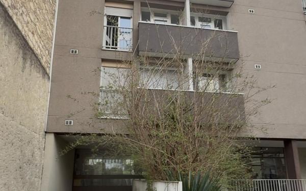 Stationnement à louer    12,50 m2 Ivry-sur-Seine