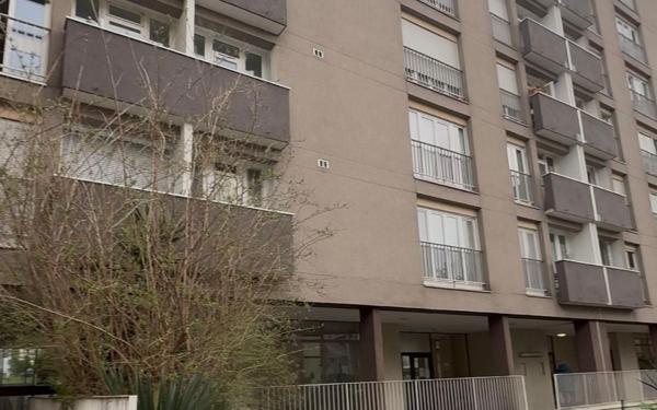 Stationnement à louer    12,50 m2 Ivry-sur-Seine