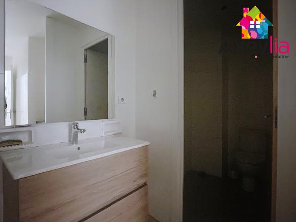 Le Coteau (42120) A LOUER - LE COTEAU - LOCAL PROFESSIONNEL ENTIÈREMENT RÉNOVÉ DE 53M2