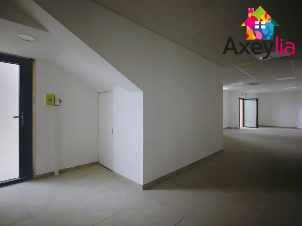 Le Coteau (42120) A LOUER - LE COTEAU - LOCAL PROFESSIONNEL ENTIÈREMENT RÉNOVÉ DE 53M2