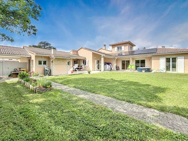 Maison 11 pièce(s) 7 chambre(s) 268 m²