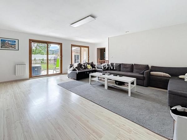 Maison 11 pièce(s) 7 chambre(s) 268 m²