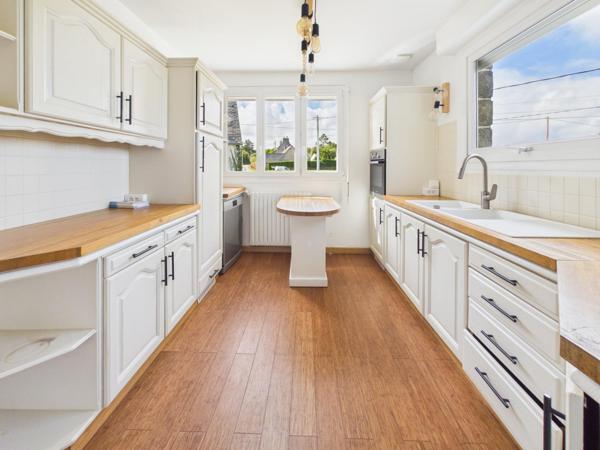 MAISON FAMILIALE DE 145 m² AVEC 4 CHAMBRES