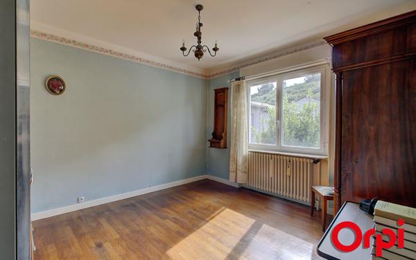 Maison à vendre    6 pièces •  Bourgoin-Jallieu