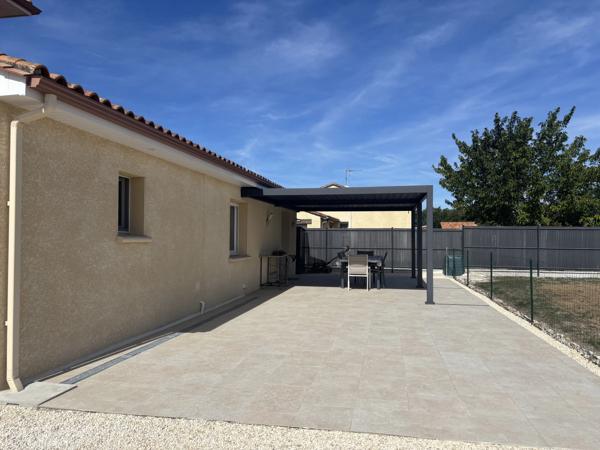 Maison contemporaine de 4 chambres, nécessitant peu d'entretien