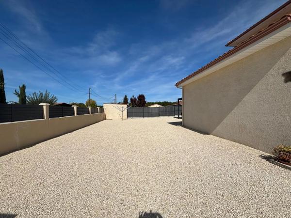 Maison contemporaine de 4 chambres, nécessitant peu d'entretien