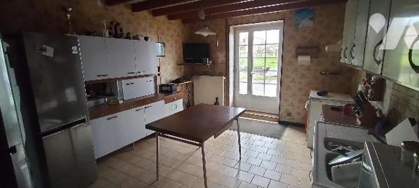 MAISON ANCIENNE ET DEPENDANCES SUR 3200m2