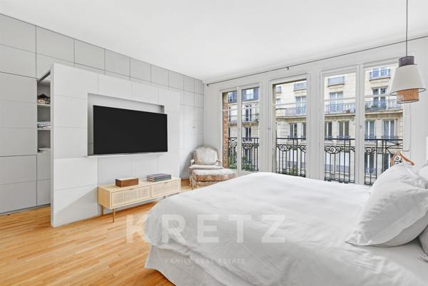 Duplex cathédrale aux volumes spectaculaires avec chambre de service