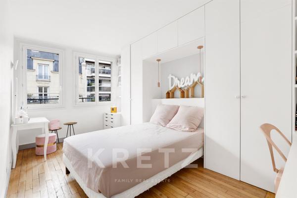 Duplex cathédrale aux volumes spectaculaires avec chambre de service